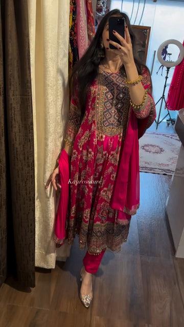 Tuhina chinon pakistani style suit set for women.