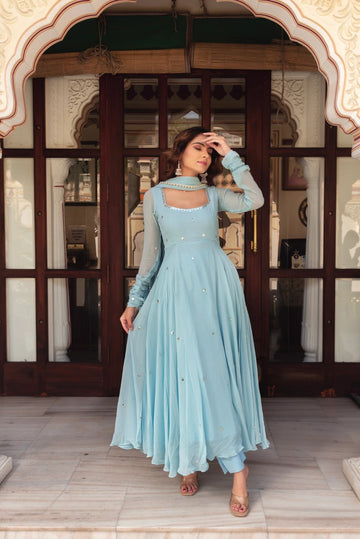 Angel Wardrobe: Presents Simple and Comfortable Gown
